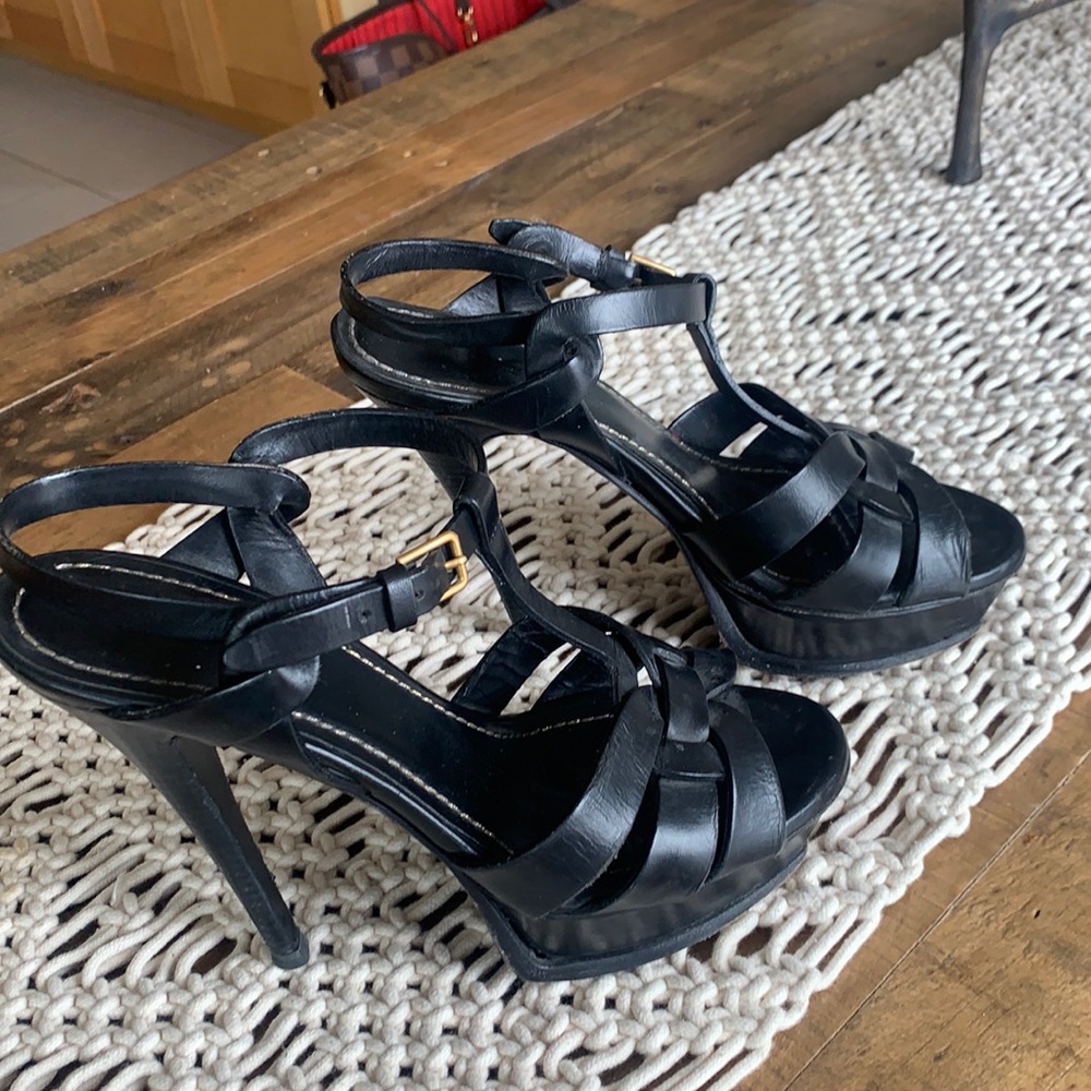 Yves Saint Laurent leather T- Strap sandals